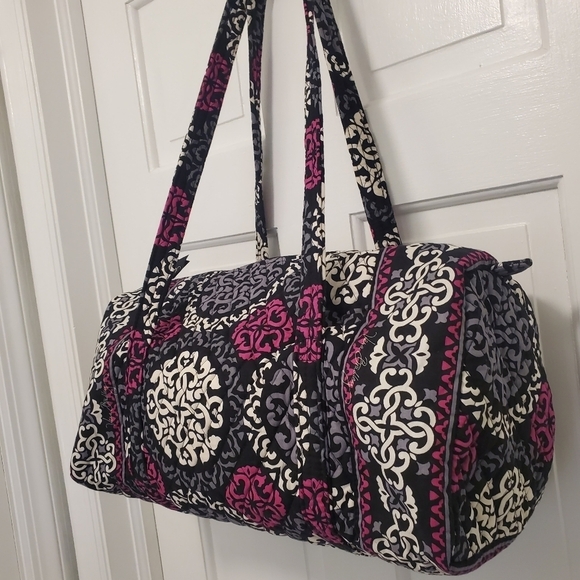 Vera Bradley Retired Pattern "Canterbury Magenta" Duffle Bag, Versatile - Picture 2 of 9